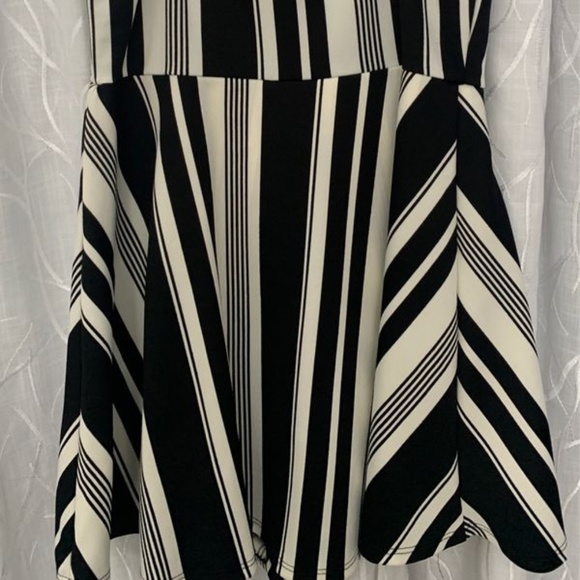 SOLD - VENUS Romper - Picture 4 of 5